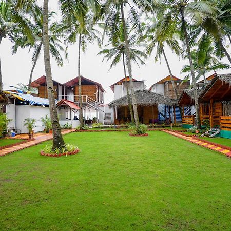 Om Sai Beach Resort Agonda Exteriör bild